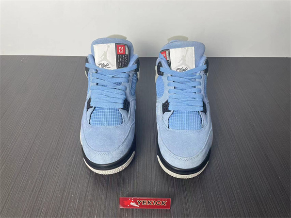 Jordan 4 Retro University Blue CT8527-400