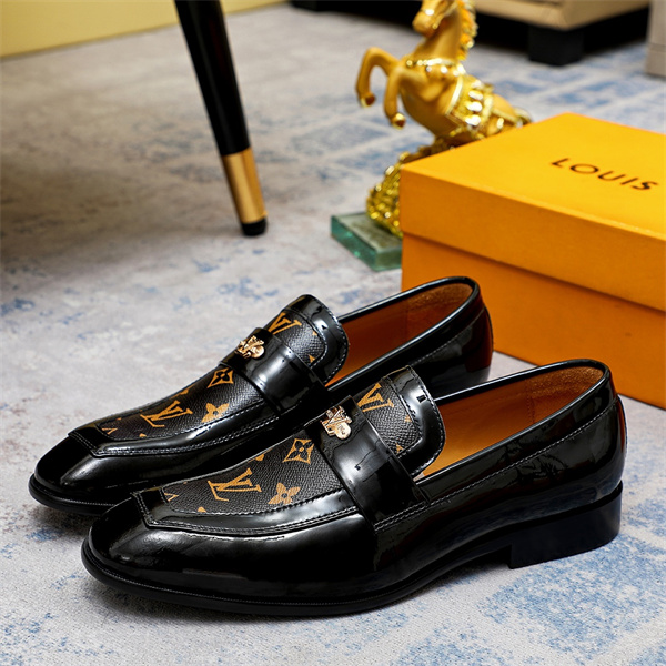 Lv Loafer 033