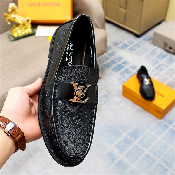 Lv Loafer 040