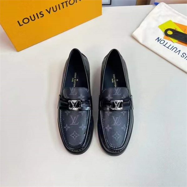 Lv Loafer 046