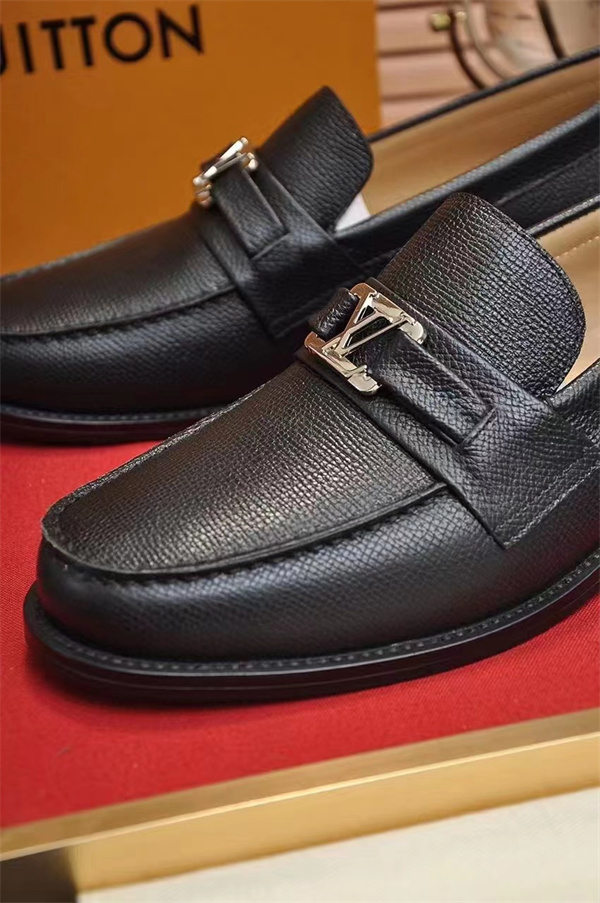 Lv Loafer 063