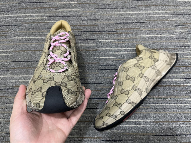 G*u*i rhyton sneaker 35