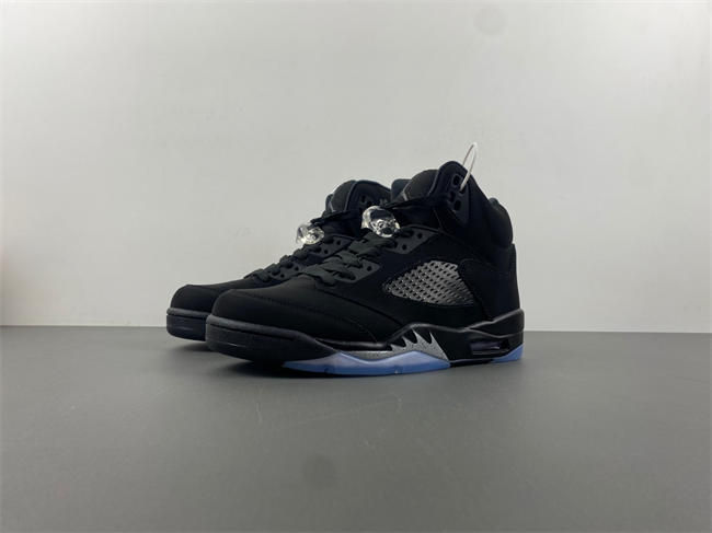 Air Jordan 5 “Black Cat“