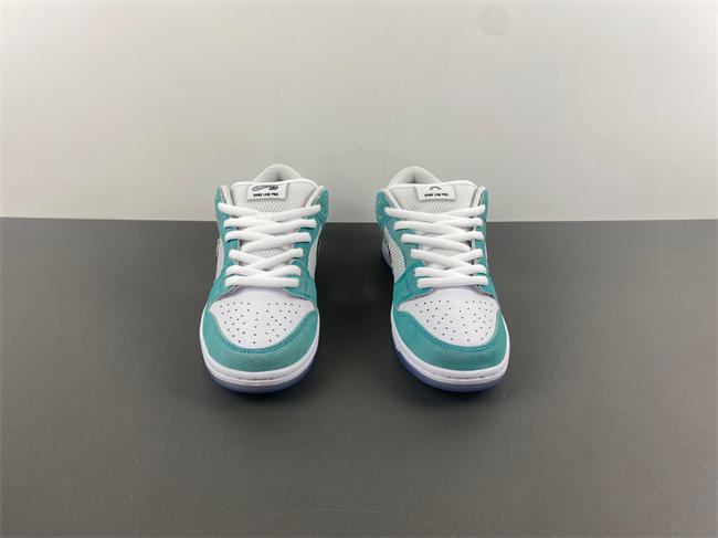Dunk SDCAI*NIKE SB Low  FD2562-400