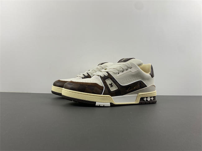 l**is V*t*n lv trainer 26