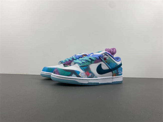 Futura Laboratories x Nike SB Dunk Low FL  HF6061-400