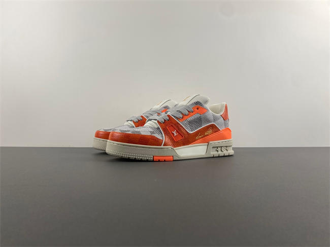 l**is V*t*n lv trainer