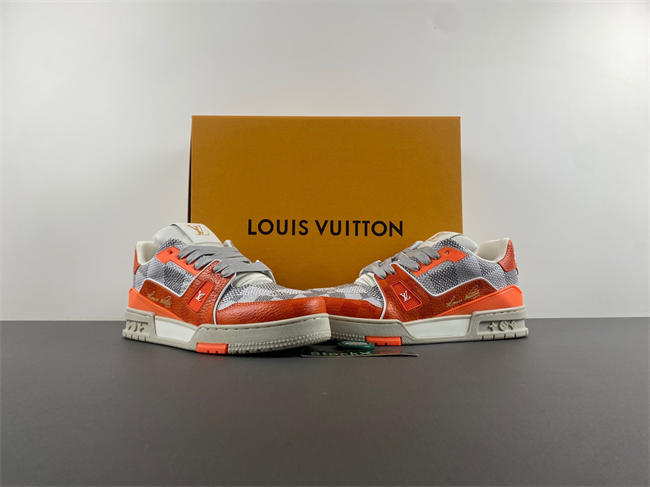 l**is V*t*n lv trainer