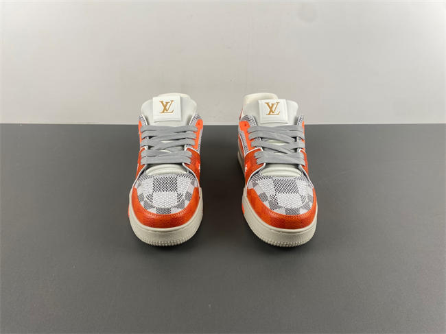l**is V*t*n lv trainer