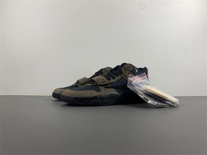 Travis Scott x Air Jordan 1 Low JACK FZ8117-204