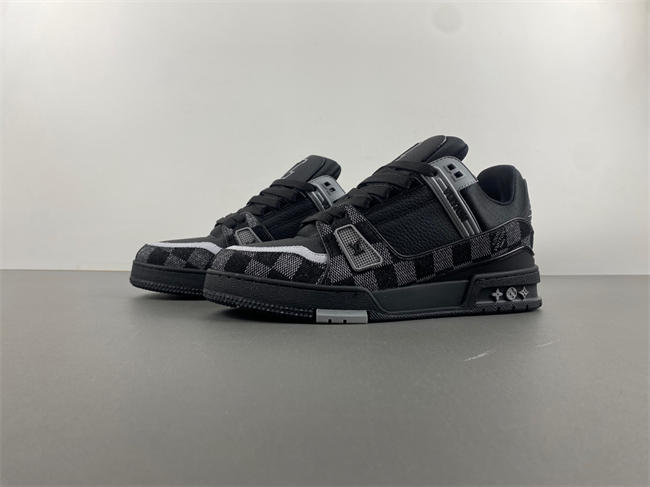 l**is V*t*n lv trainer