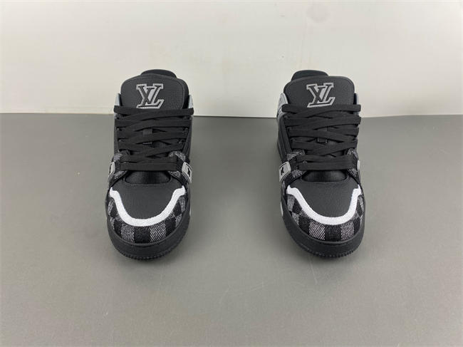 l**is V*t*n lv trainer