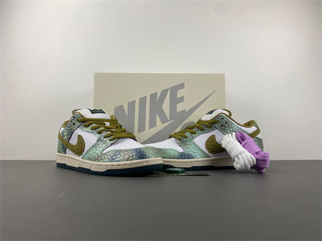 Alexis Sablone x Dunk Low SB 