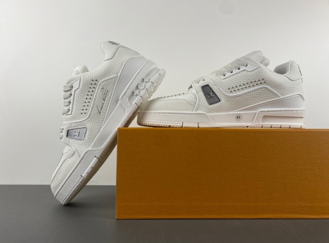 l0*is V*t0n lv trainer