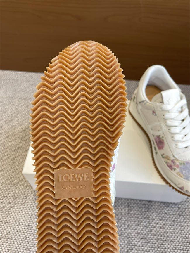 L0ew* sneaker