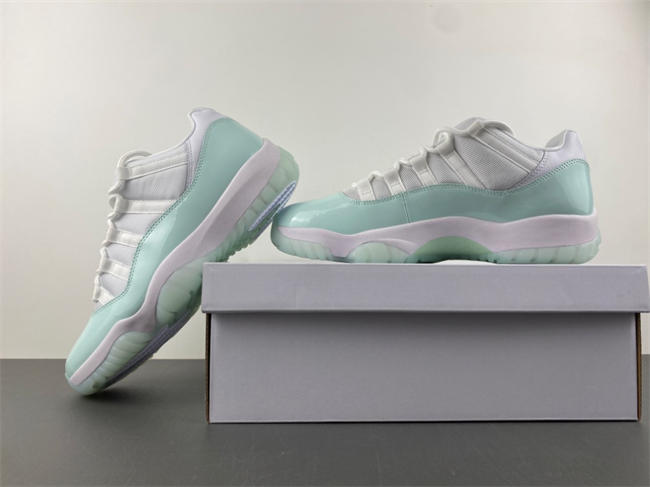 Air Jordan 11 Low “Igloo” AH7860-103