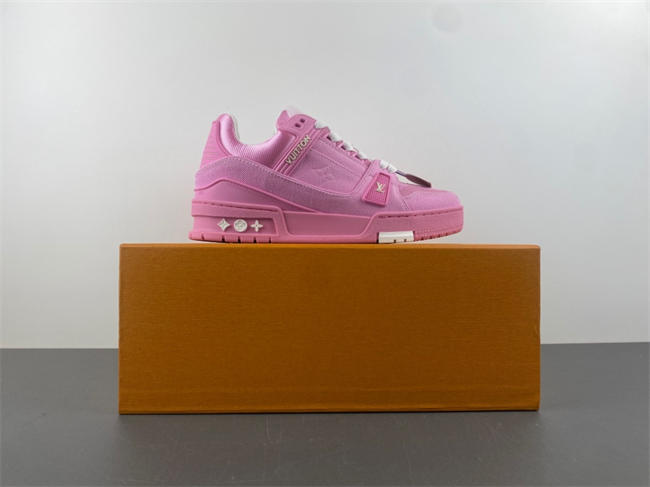 l0*is V*t0n lv trainer