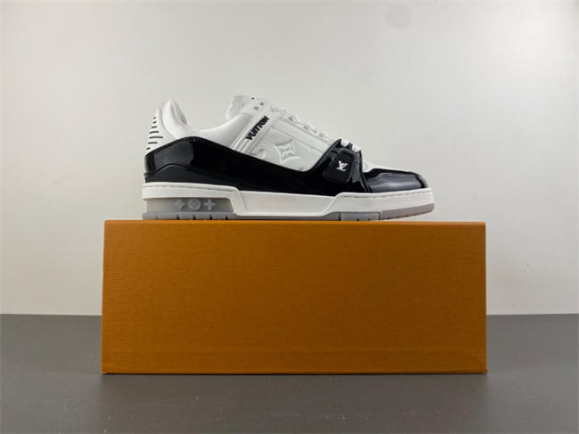 l0*is V*t0n lv trainer