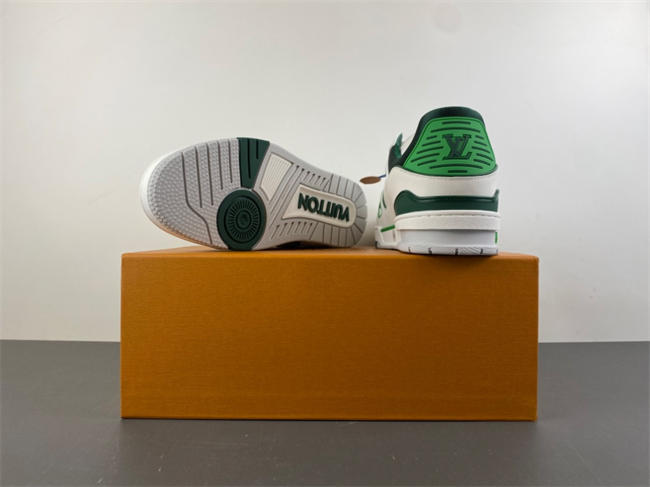 l0*is V*t0n lv trainer