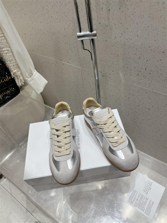 ma*s*n martin Ma*i*la sneaker